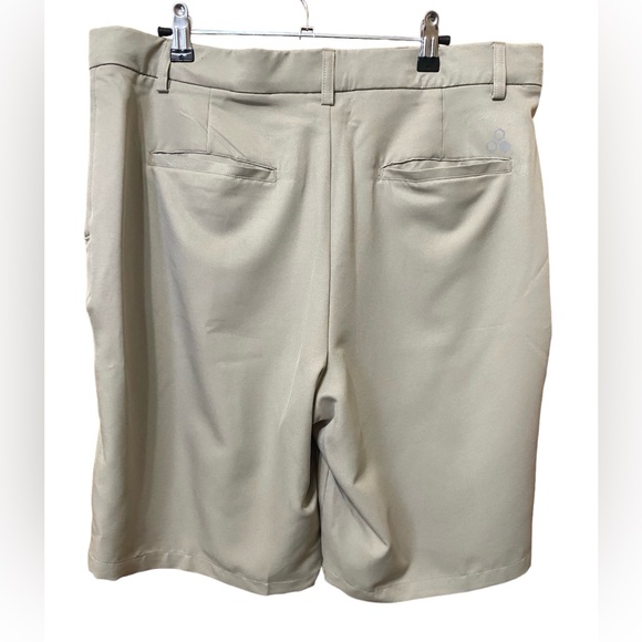 EUC Tek Gear Golf Shorts - Picture 2 of 2